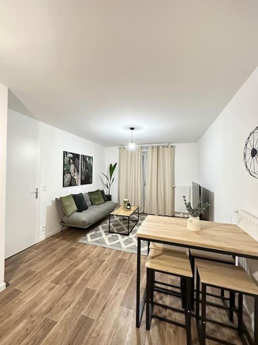 Apartamento Cosy House A 6 Min Du Rer A Et Psa Carrières-sous-Poissy Exterior foto