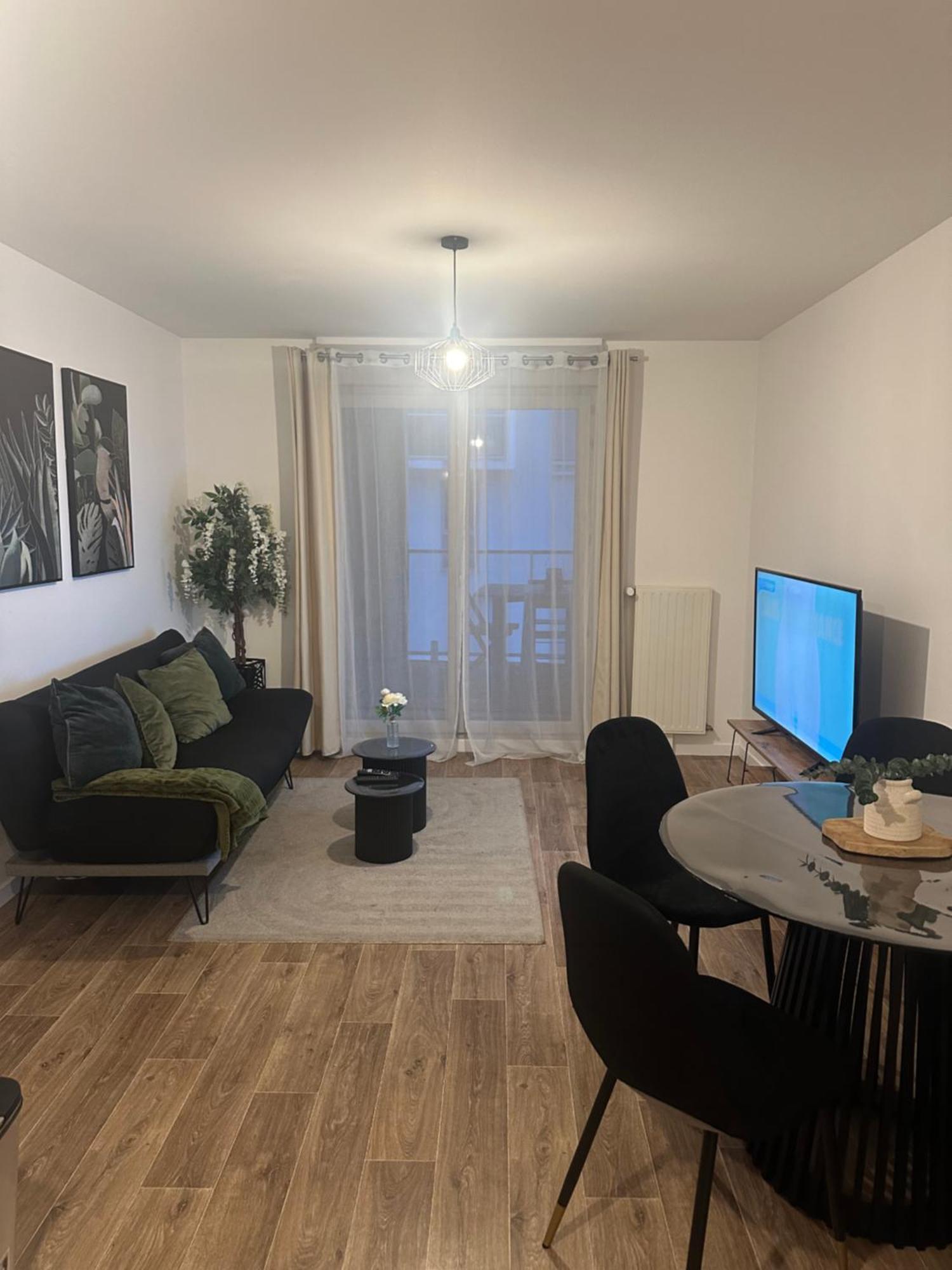 Apartamento Cosy House A 6 Min Du Rer A Et Psa Carrières-sous-Poissy Exterior foto